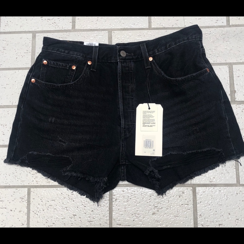 NWT Levi’s 501’s denim cutoff shorts size 32